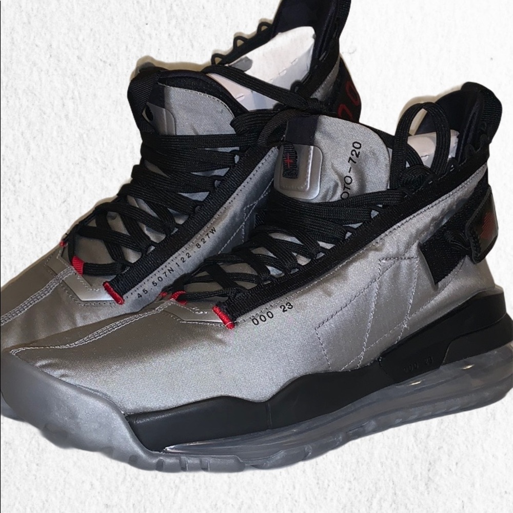 Men’s Jordan Proto Max 720 Metallic Silver - Nike